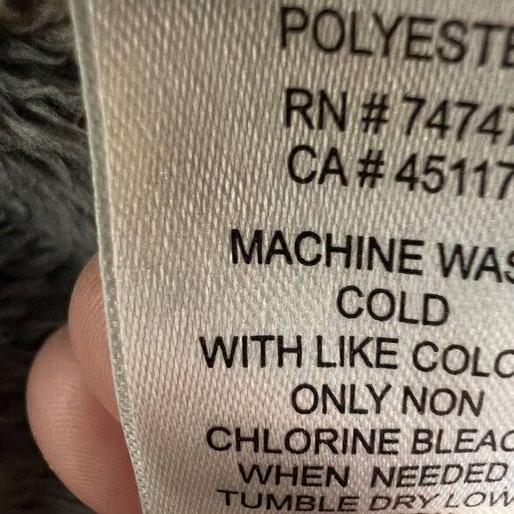 Natural Reflections Cozy Grey Fleece Diamond Quilted SZ M Super Soft - Picture 9 of 10